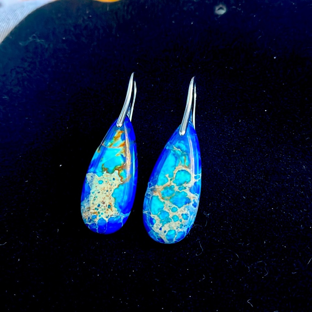 Beautiful Turquoise stones Sterling Silver Teardrop Earrings